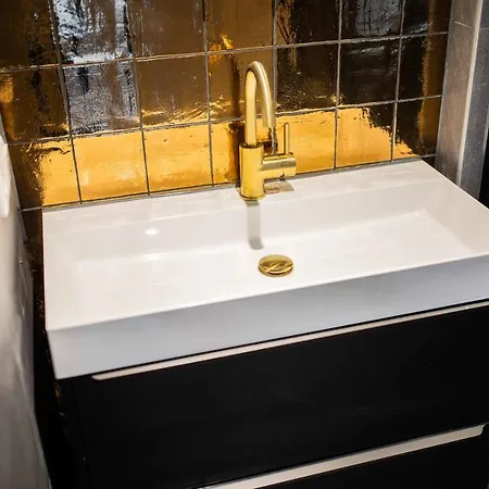 Апартаменты Historical 80m2 Retreat With Sauna Option - R51b *