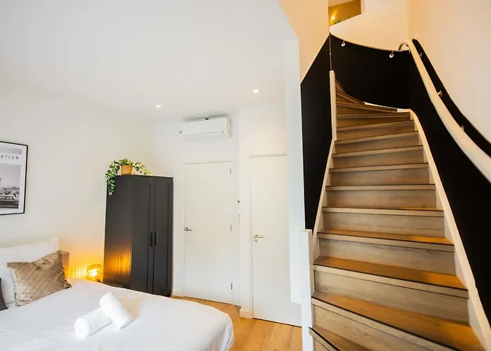 Historical 80m2 Retreat With Sauna Option - R51b *