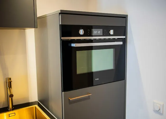 Historical 80m2 Retreat With Sauna Option - R51b