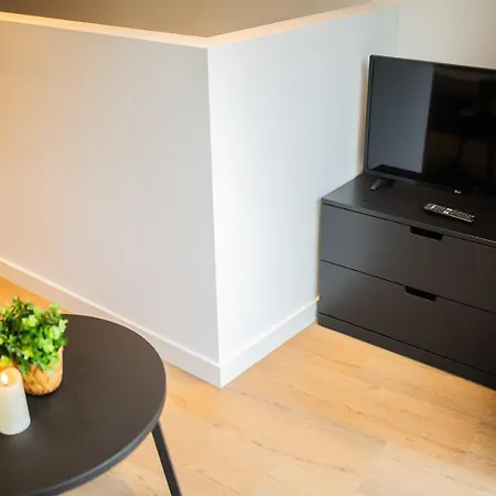 Apartment Historical 80m2 Retreat With Sauna Option - R51b *