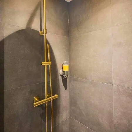 Apartment Historical 80m2 Retreat With Sauna Option - R51b