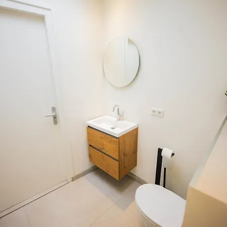 アパート Historical 80m2 Retreat With Sauna Option - R51b *