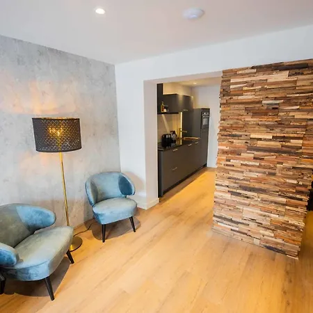 アパート Historical 80m2 Retreat With Sauna Option - R51b アイントホーフェン