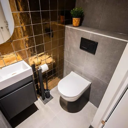 Historical 80m2 Retreat With Sauna Option - R51b *