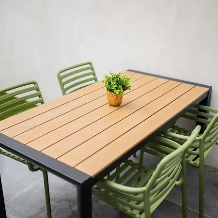 아파트 Historical 80m2 Retreat With Sauna Option - R51b