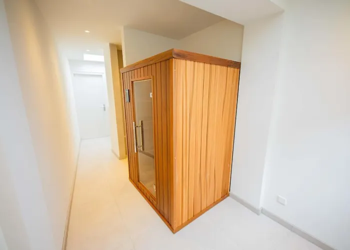 Apartment Historical 80m2 Retreat With Sauna Option - R51b *