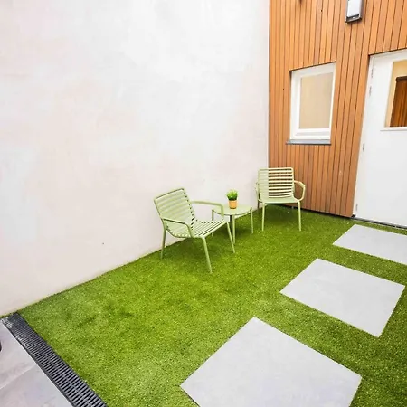 Appartement Historical 80m2 Retreat With Sauna Option - R51b Eindhoven